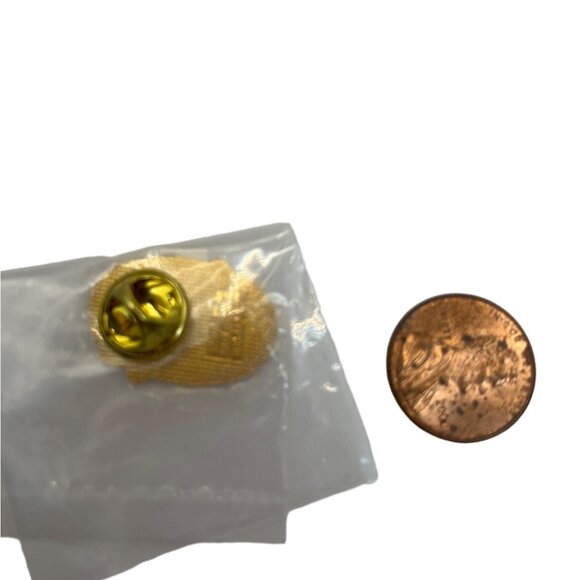 Cyprus 1999 Souvenir Pin Vintage Enamel Metal Badge Collectible A538 - Picture 3 of 4